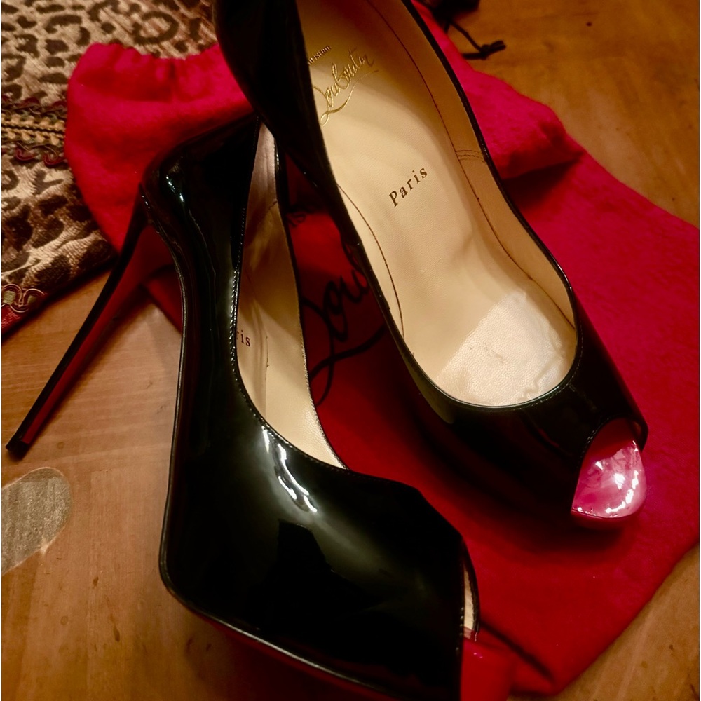 CHRISTIAN LOUBOUTIN WOMEN'S BLACK VERY PRIVE 120 PATENT-LEATHER COUR